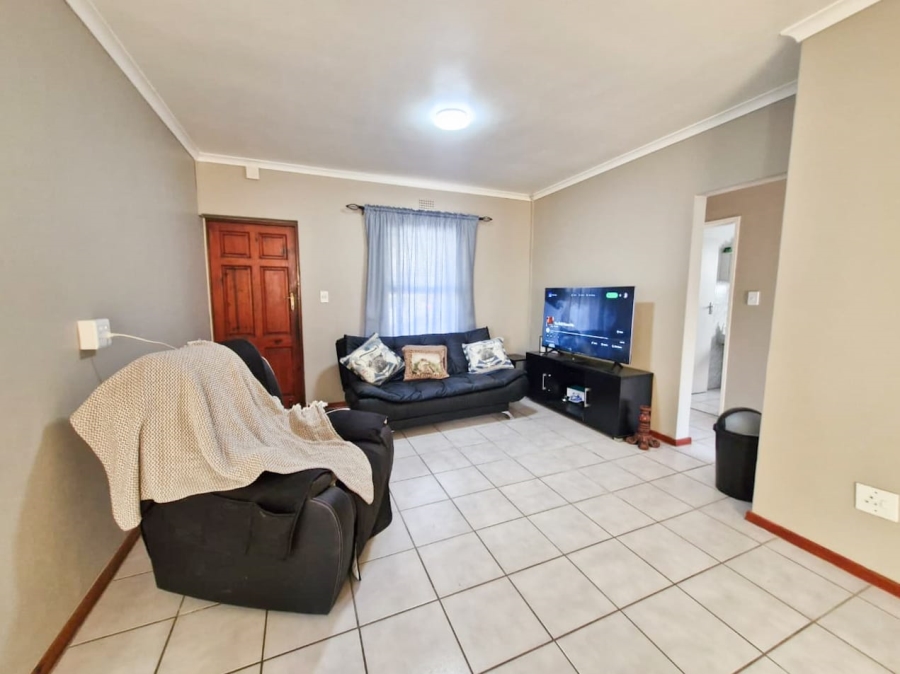 2 Bedroom Property for Sale in Protea Village Western Cape